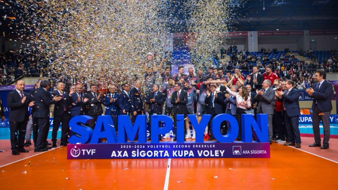 16 yıllık hasret bitti! Ziraat Bankkart, Kupa Voley'de şampiyonluğa ulaştı