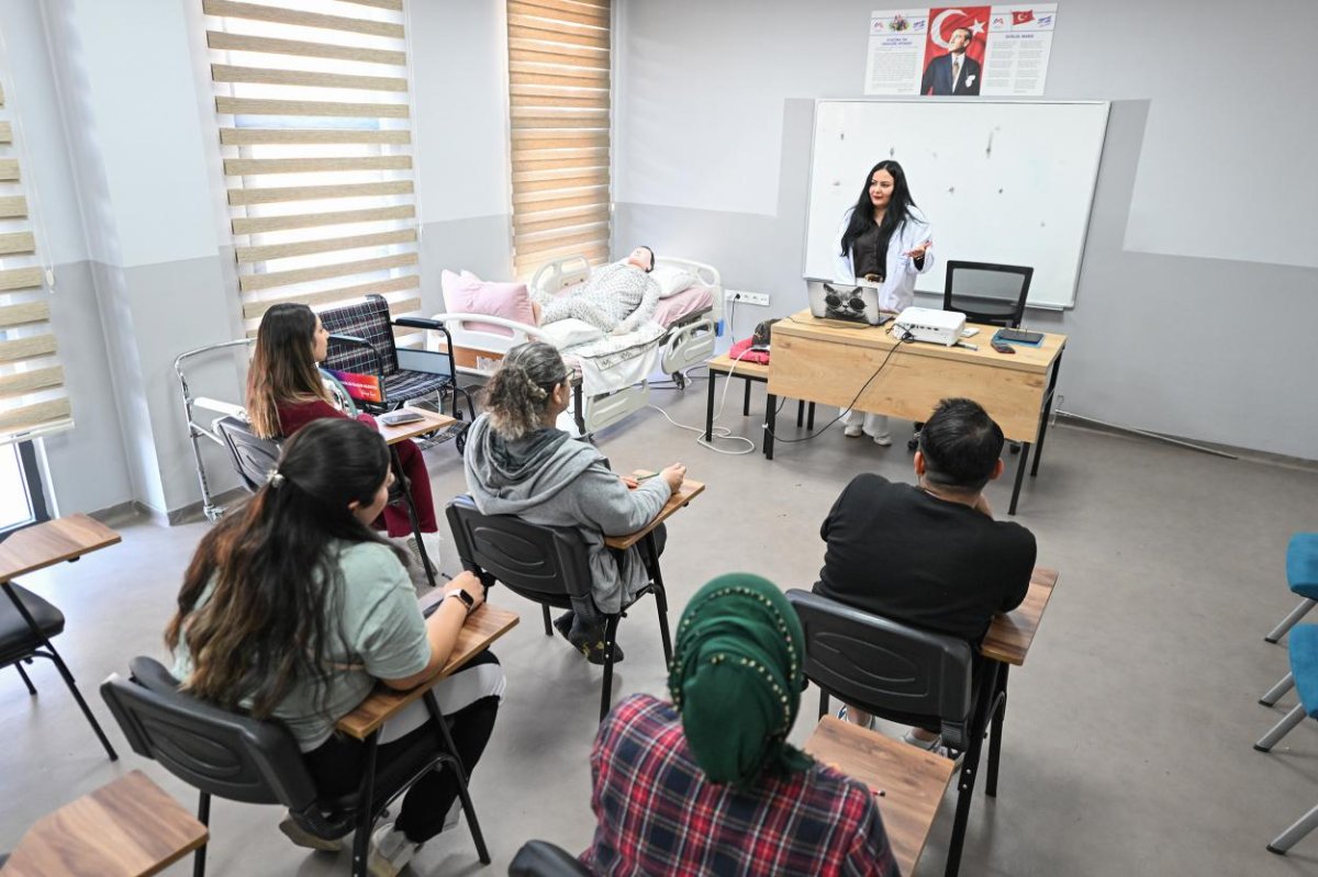 Mersin Büyükşehir Belediyesi İşsizliğe Savaş Açtı