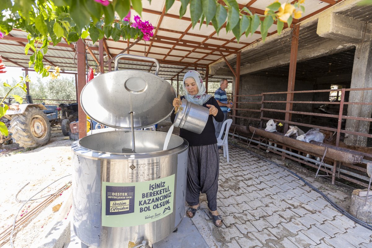 Destek Mersin Büyükşehir'den Üretim Çiftçiden