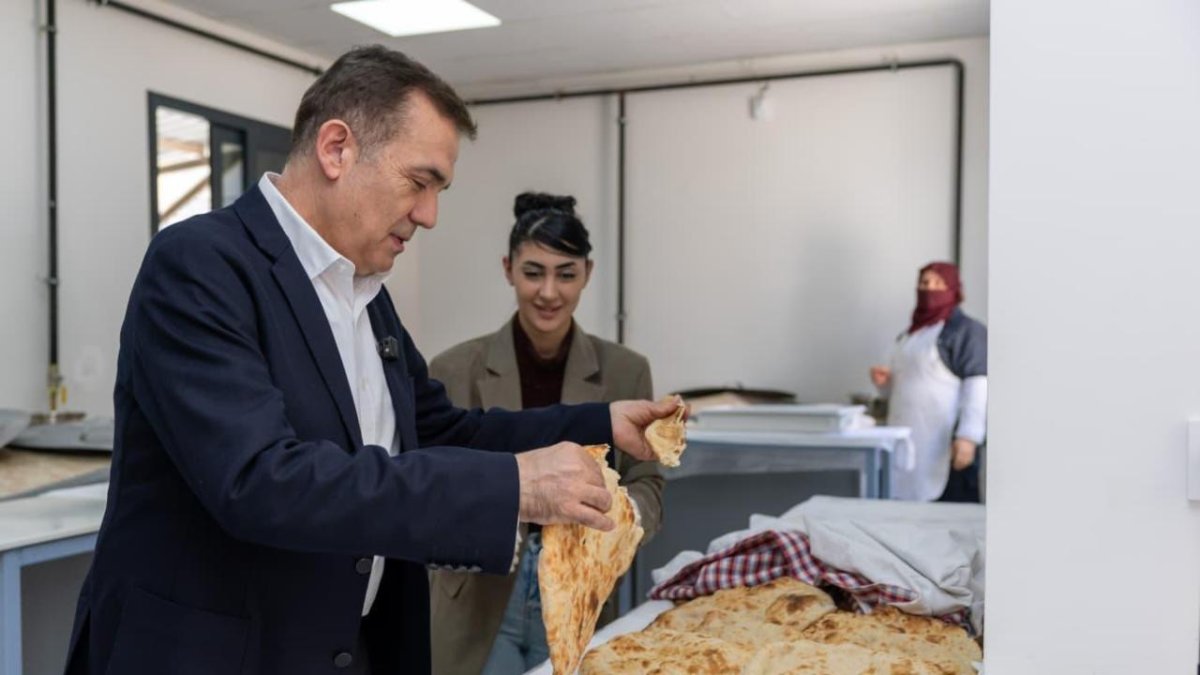 KADIN ÜRETİCİ PAZARI’NDA TARLADAN HALKA, ARACISIZ VE TAZE ÜRÜNLER