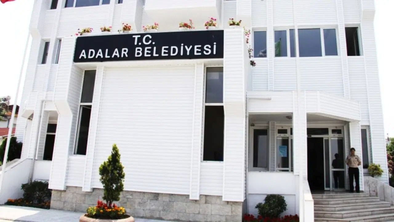 Adalar Belediyesi'ne rüşvet operasyonu: Belediye Başkanı gözaltında