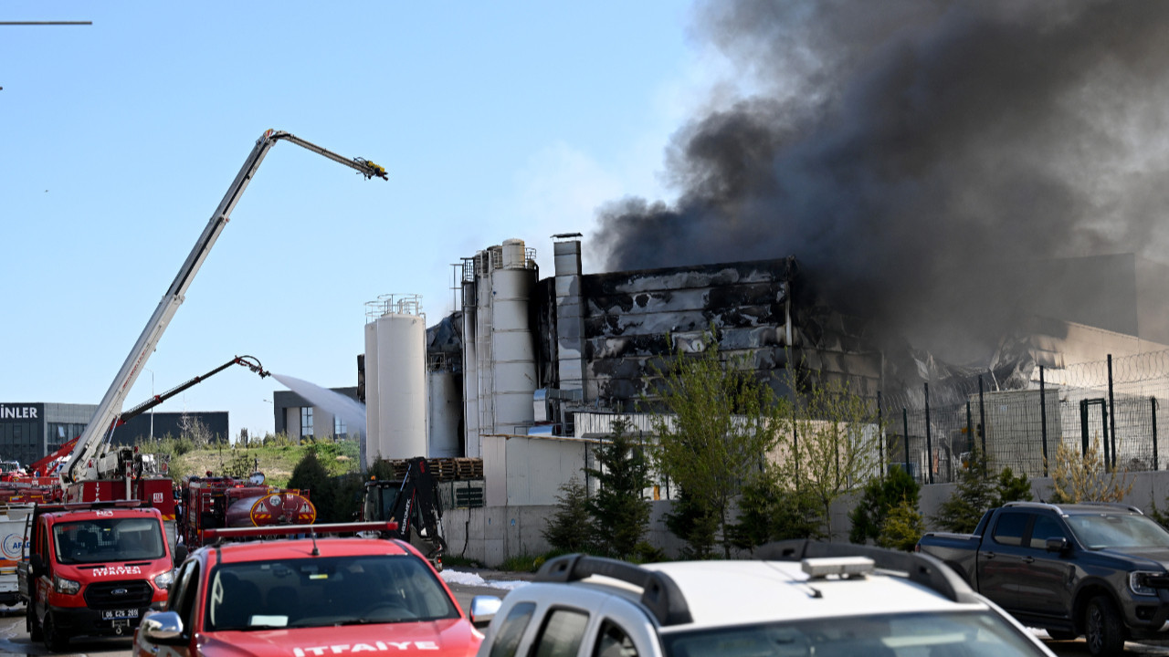 Ankara'da boya fabrikasında yangın: Bir işçi hayatını kaybetti