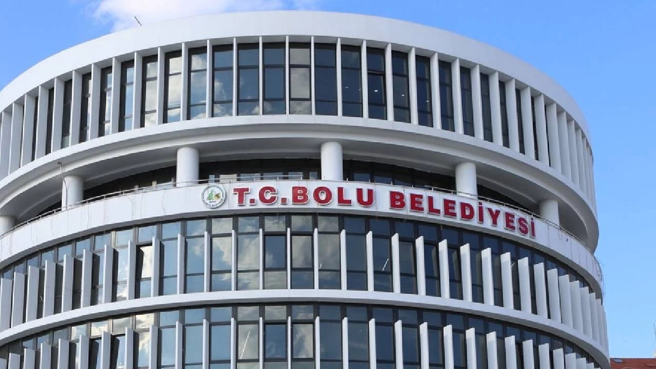 Bolu Belediyesi'ne operasyon: Başkan yardımcısı dahil 3 kişi gözaltında
