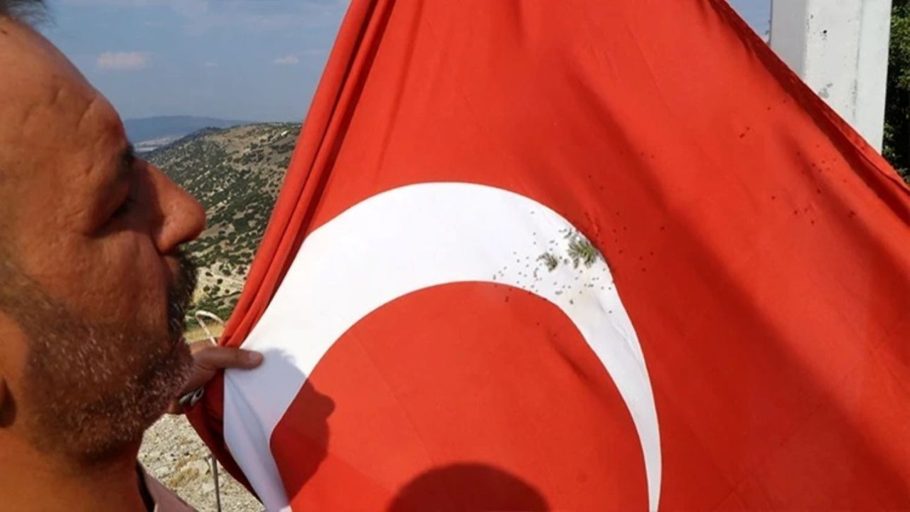 Burdur'da alçak saldırı! Avşar Tepe'deki Türk bayrağına av tüfeğiyle ateş açtılar