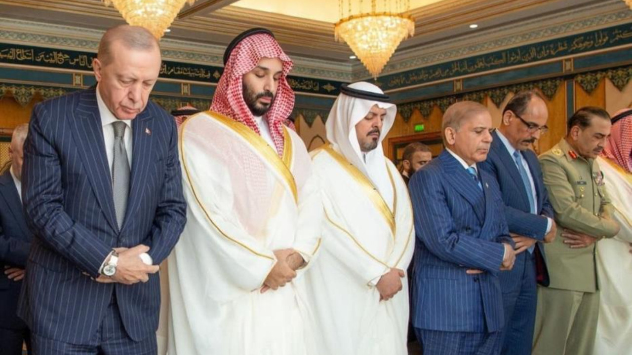 Cumhurbaşkanı Erdoğan, Prens Selman ve Şahbaz Şerif Mekke'de cuma namazı kıldı