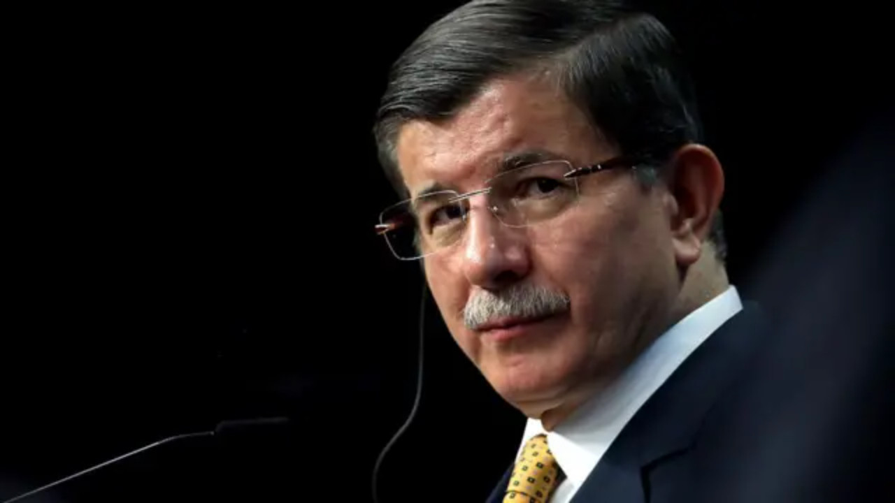 Davutoğlu siyaseti bıraktı! Gelecek Partisi faaliyetlerini sonlandırdı