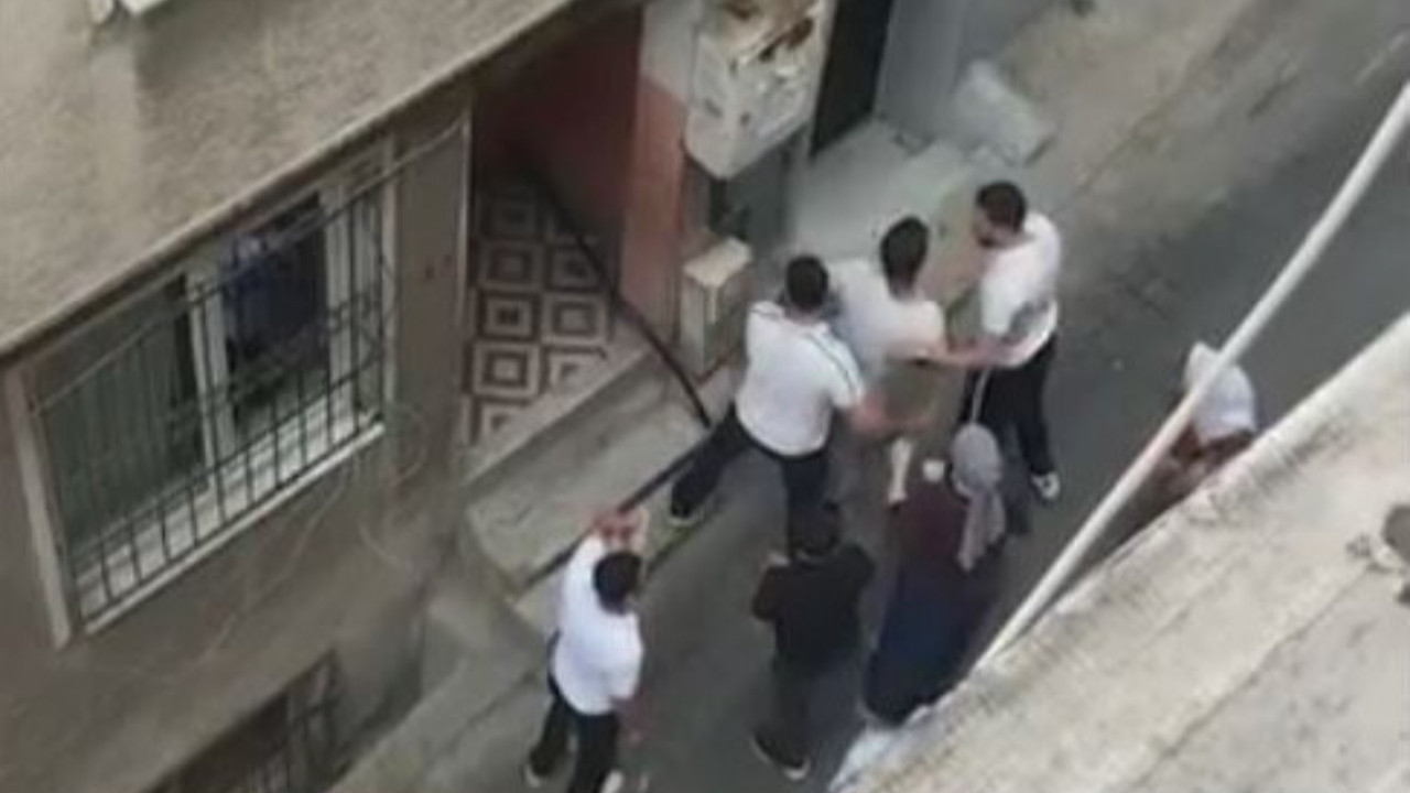 Eniştesinin dükkanında fön çektirip parasını ödemedi: Mahalle savaş alanına döndü!