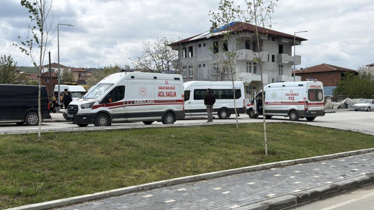 Erbaa'da öğrenci servisi ve otomobil çarpıştı: Yaralılar var!