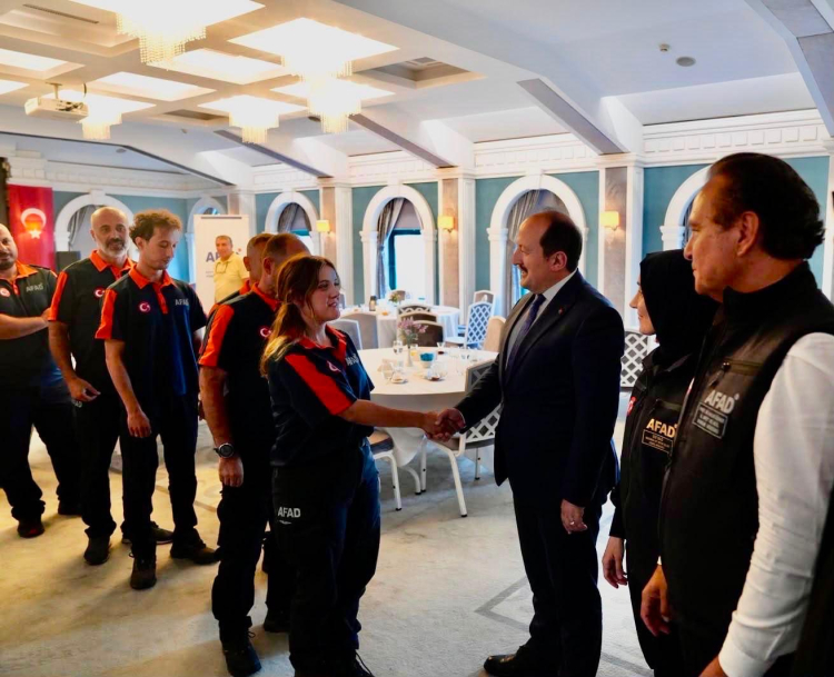 AFAD Ekibine Venezuela’dan “Kahramanlık Nişanı”