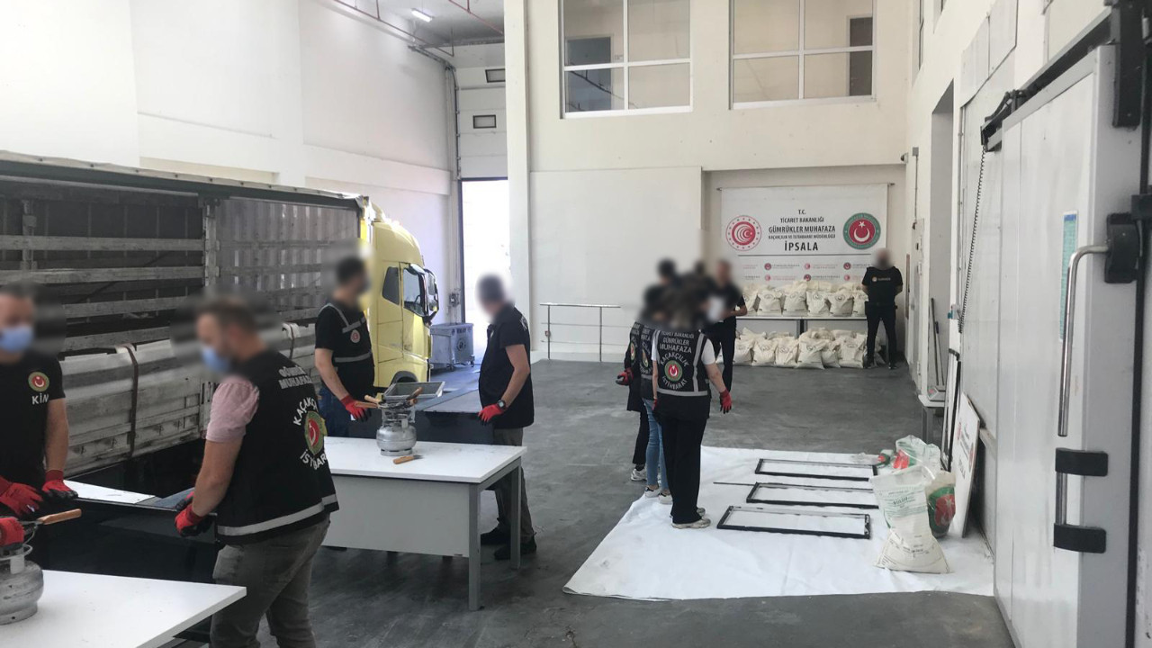 İpsala Gümrük Kapısı'nda uyuşturucu operasyonu: 3 milyar liralık madde yakalandı
