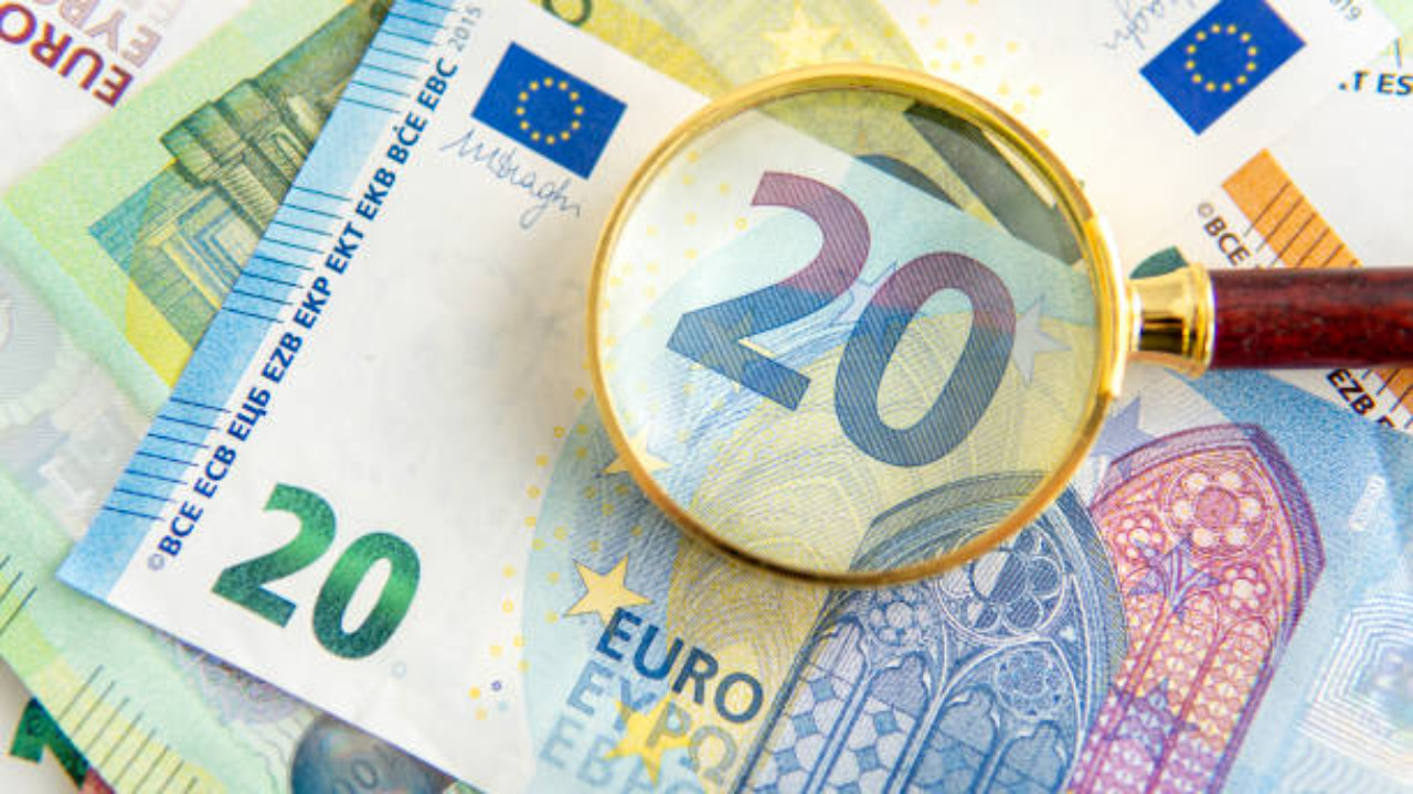 İstanbul'da sahte döviz operasyonu: İmalathaneye çevrilen adreslerde milyonlarca sahte dolar ve euro bastılar!