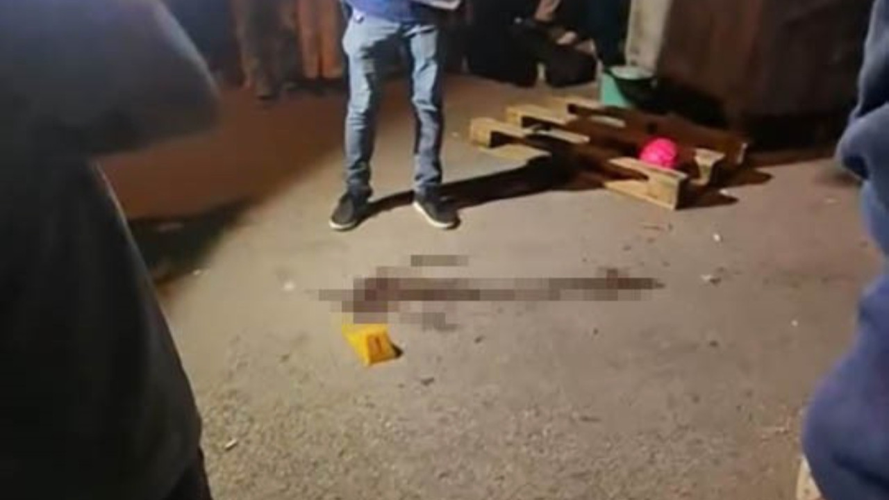 İzmir’de yürek yakan kaza! Topunu almak isterken okul servisinin altında kalan 6 yaşındaki çocuk hayatını kaybetti