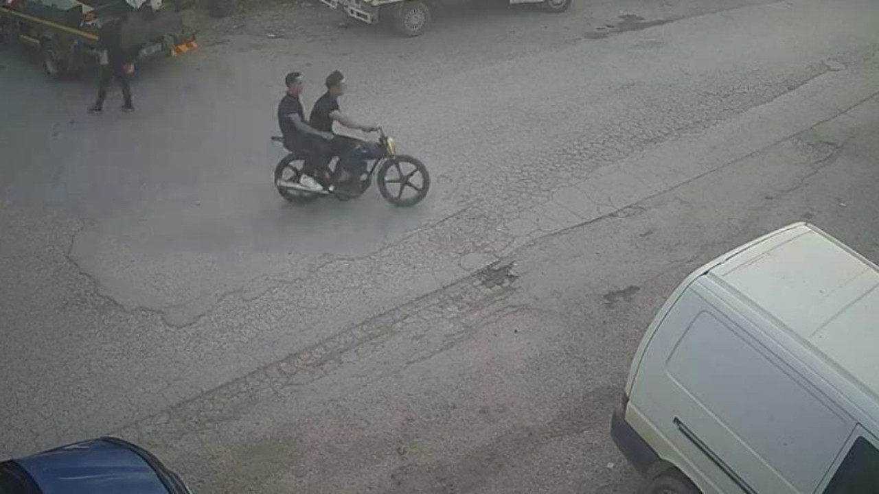 Konya’da polisten kaçan motosiklet çekiciye çarptı! 16 yaşındaki sürücü yaralandı