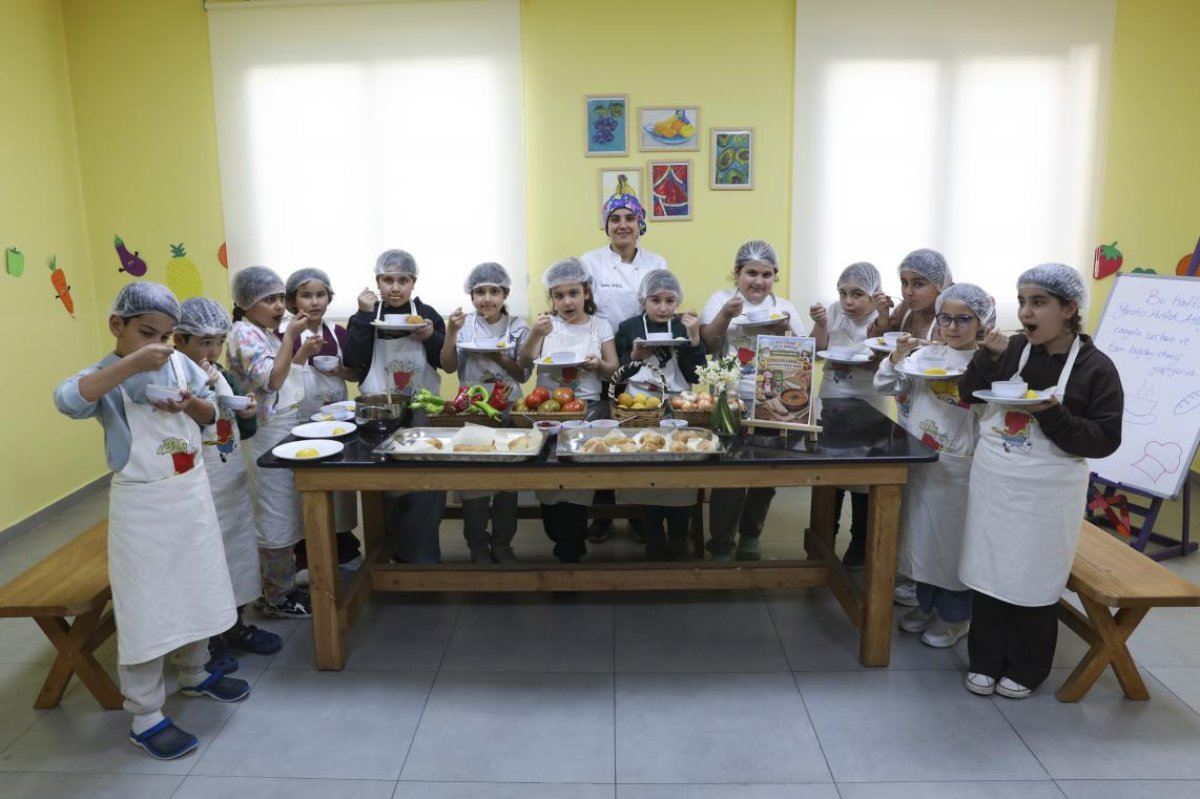 Mersin Büyükşehir'in Mutfak Atölyesi Çocuklara Yeni Beceriler Kazandırıyor