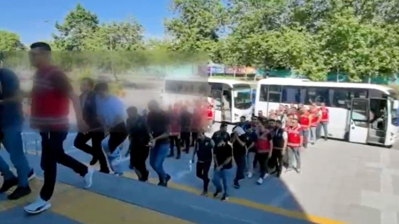 Milyar liralık yasa dışı bahis şebekesi çökertildi! Şafak baskınıyla 32 tutuklama