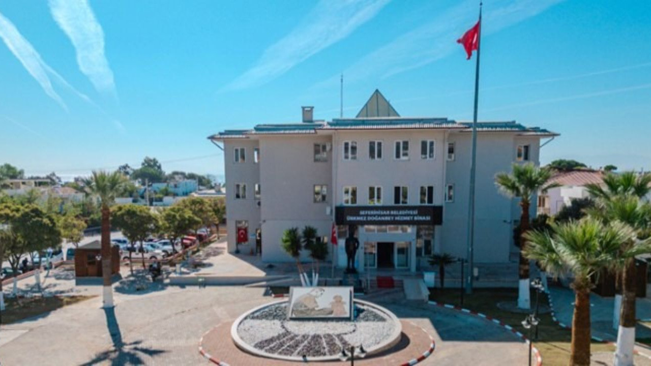 Seferihisar Belediyesi'ne 'rüşvet' operasyonu: 15 kişi gözaltı alındı