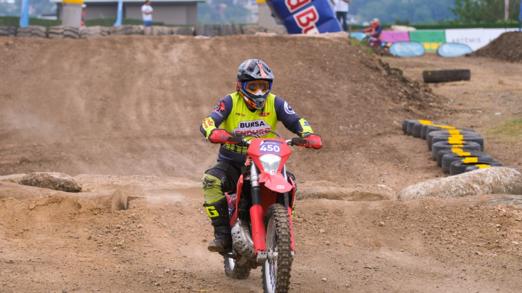 Kartepe’de Nefes Kesen Yarış: Süper Enduro’da Heyecan Zirve Yaptı
