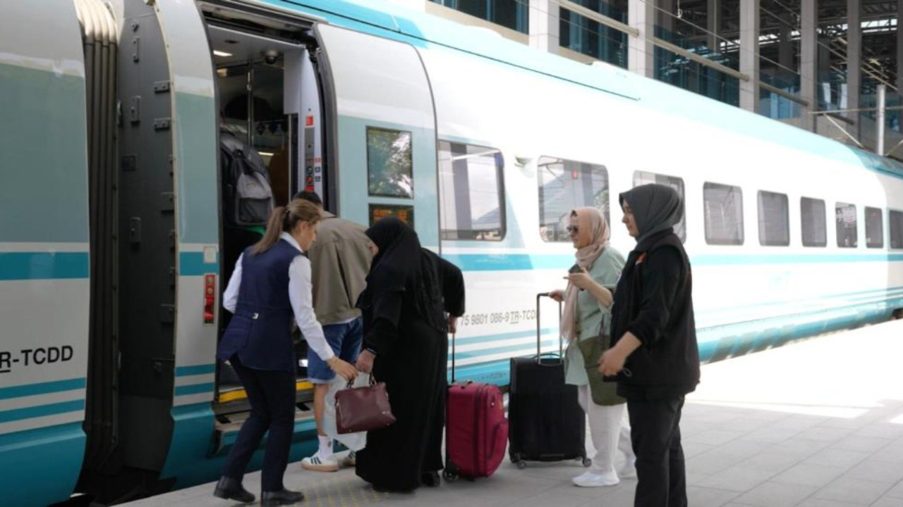 Ulaştırma Bakanı açıkladı: Bayram için tren seferlerine ek kapasite