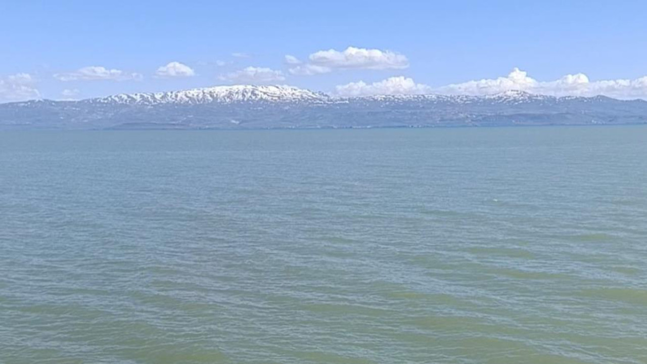 Van Gölü'nde yüzmek yasaklandı