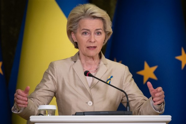 Von der Leyen: Ukrayna’ya 90 milyar euroluk AB desteği sağlanıyor
